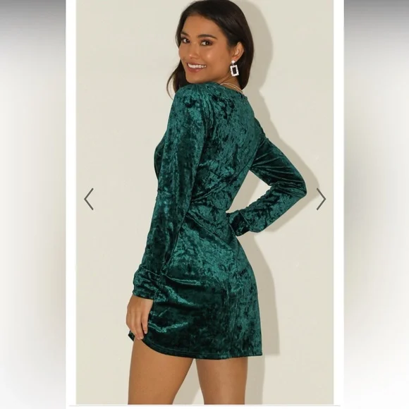 LIMO SONG DRESS IN EMERALD GREEN VELVET - Picture 5 of 8